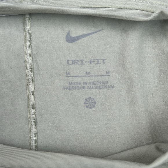 Nike Green Cropped Shirt - Picture 4 of 4